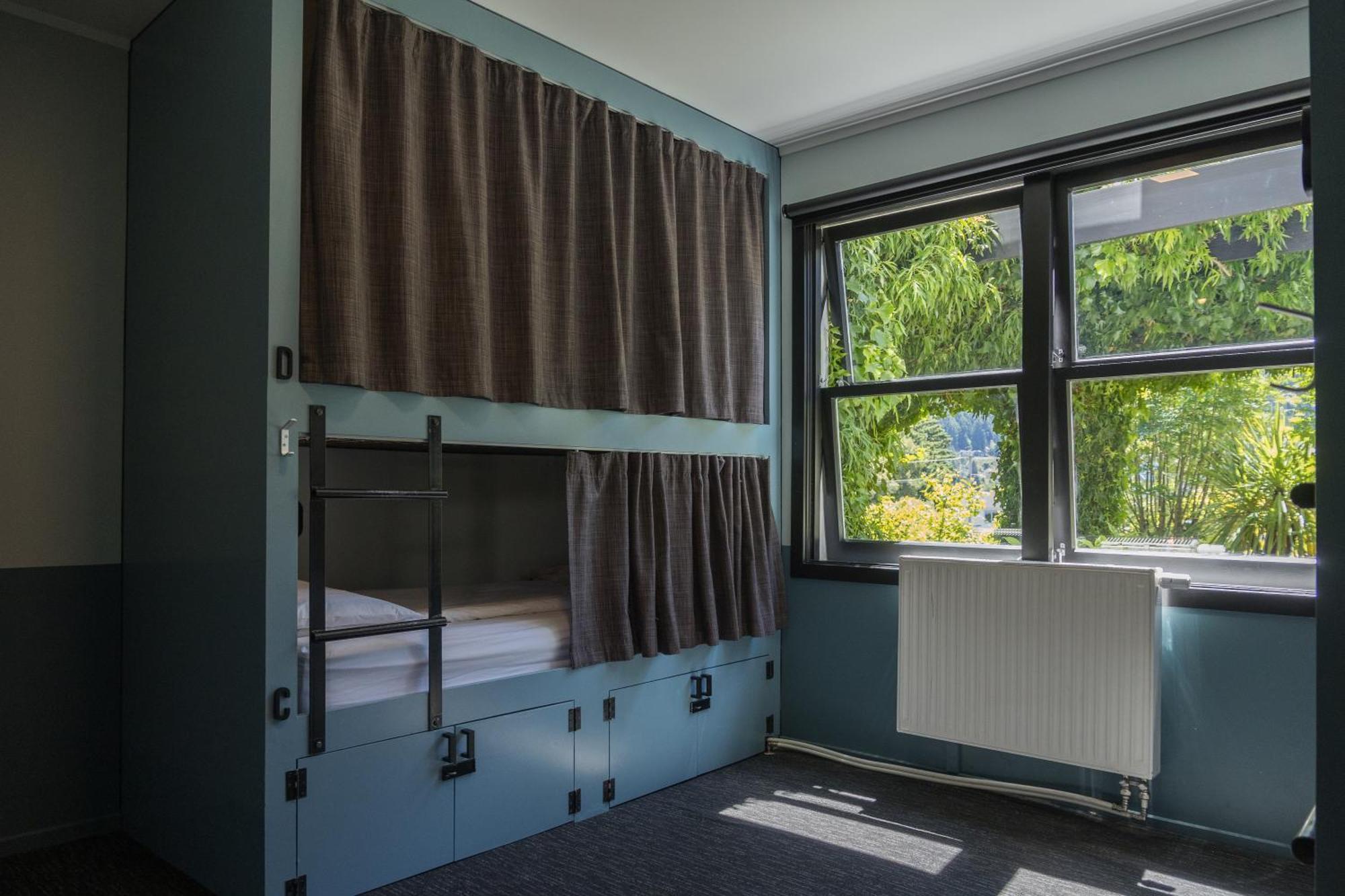 The Black Sheep Backpackers Queenstown Exterior foto